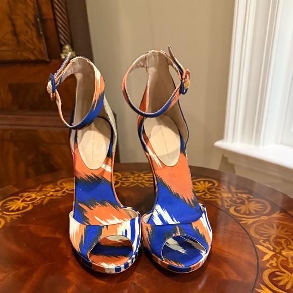 NWOT Zara Orange/Blue Silk 4” Heels w/ankle strap Size38/8 MSRP $130 - Picture 9 of 10